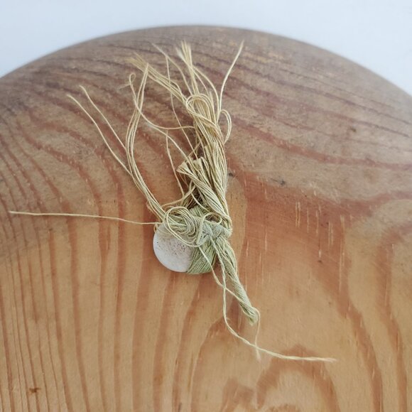 Antique Swedish Wood Wall Plate Hand Painted Marschen gar till tuna 6 3/8" - Picture 6 of 7